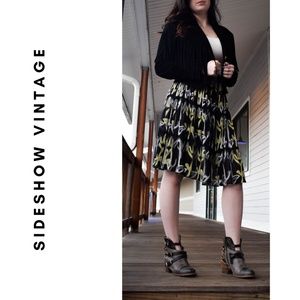 Black Abstract Miu Miu Skirt - Size S (EUC)